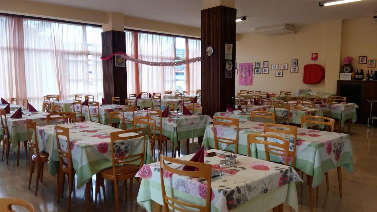 Hotel Alfa Anche In All Inclusive Ρίμινι Εξωτερικό φωτογραφία